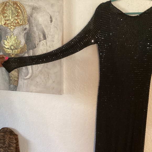 Black elegant gown - Picture 6 of 7